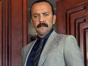 Bereketli Topraklar - Sarp Akkaya - Ferit Kimdir?
