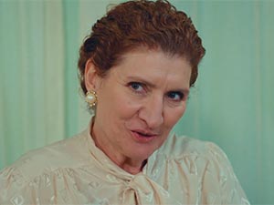 Bir Aile Hikayesi - Aslı İçözü Kimdir?