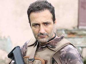 Börü - Fırat Doğruloğlu - Behçet Orbay Kimdir?