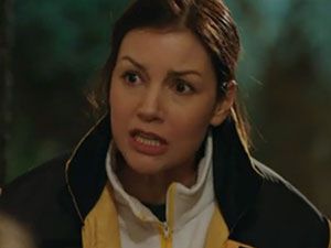 Bu Şehir Arkandan Gelecek - Defne Kayalar - Nesrin Kimdir?