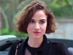 Bu Şehir Arkandan Gelecek - Elif Atakan - Gülce Atay Kimdir?