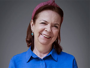 Çift Kişilik Oda - Ayşe Tunaboylu - Münevver Tok Kimdir?