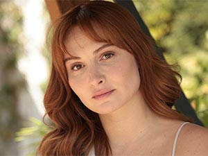 Çirkin - Başak Gümülcinelioğlu - Lale Karataş Kimdir?