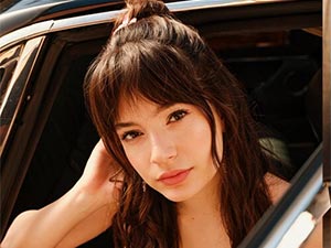 Delikanlı - Mina Demirtaş - Dila Kızılhan Kimdir?