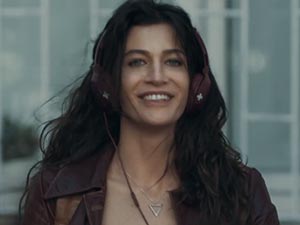 Dip - Berrak Tüzünataç - Ekin Kağan Kimdir?