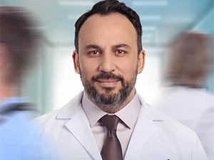 Doktor: Başka Hayatta - Ferit Aktuğ - Prof. Dr. Ekin Kurtulan Kimdir?