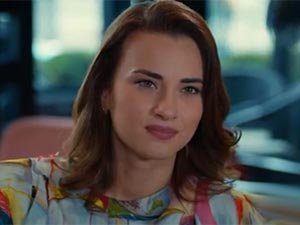 Dolunay - Pelin Minel Üstünel - Pelin Turan Kimdir?