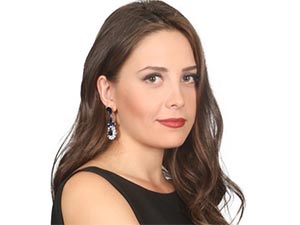 Elif - Selin Sezgin - Melek Özer Kimdir?