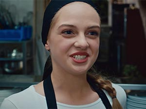 Elimi Bırakma - İpek Çiçek - Ceyda Kimdir?