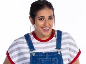 Erkenci Kuş - Ceren Taşci - Ayhan Işık Kimdir?