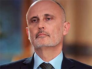 Eşkıya Dünyaya Hükümdar Olmaz - Kaya Sensev - Viktor Kimdir?