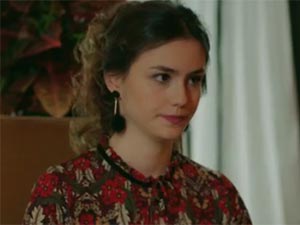 Evlat Kokusu - Dilan Telkök - Cemre Akbaş Kimdir?