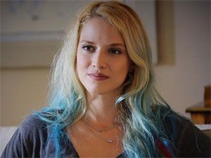 Evli ve Öfkeli - Elif Atakan - Deniz Kimdir?