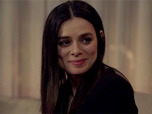 Fi - Özge Özpirinçci - Sıla Kimdir?