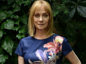 Gamsız Hayat - Itır Esen - Nazan Kimdir?