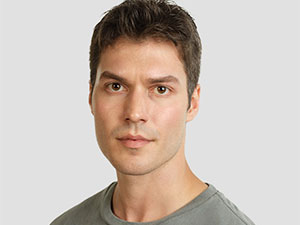 Gelsin Hayat Bildiği Gibi - Özgü Delikanlı - Mert Yılmaz Kimdir?