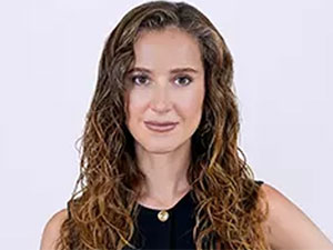 Güller ve Günahlar - Oya Unustası - Berrak Kimdir?