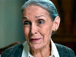 Güllerin Savaşı - Suna Selen - Münevver Kimdir?