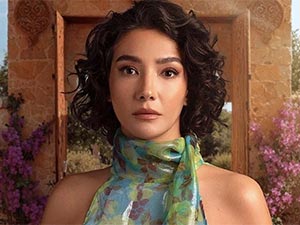 Halef: Köklerin Çağrısı - Aybüke Pusat - Melek Özdel Yelduran Kimdir?
