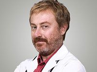 Hayat Yolunda - Yıldıray Şahinler - Uzm. Dr. Tayfun Kuzu Kimdir?