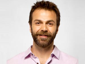 Her Yerde Sen - Aziz Caner İnan - Vedat Ayhan Kimdir?