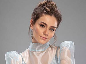 Hizmetçiler - Hazal Benli - Aslı Coşkun Kimdir?