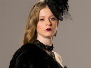 Jet Sosyete - Ecem Uzun - Alara Çıkrıkçıoğlu Kimdir?