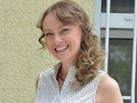 Kalbim Ege'de Kaldı - Yeliz Akkaya - Fatmanaz Kürük Kimdir?