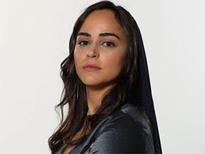 Kalbimin Sultanı - Özge Özkaplan - Ayperi Kimdir?