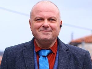 Kalk Gidelim - Ferhat Yılmaz - İsmet Kırbaç Kimdir?