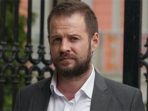 Kimse Bilmez - Berke Üzrek - Mert Kimdir?