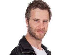 Kırgın Çiçekler - Özgür Çevik - Toprak Kimdir?