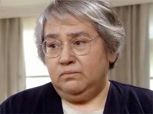 Kırgın Çiçekler - Zeynep Irgat - Hediye Kimdir?