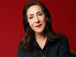 Kırmızı Oda - Binnur Kaya - Manolya Yadigaroğlu Kimdir?