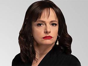 Leke - Selen Uçer - Serpil Zengin Kimdir?