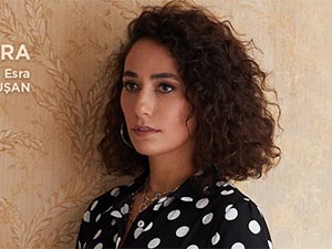 Masumlar Apartmanı - Esra Ruşan - Esra Kimdir?