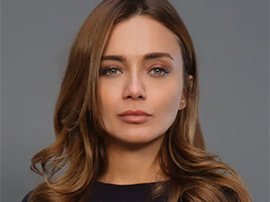 Maviye Sürgün - Damla Sönmez - Defne Boz Kimdir?