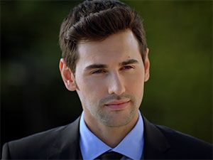 Mayıs Kraliçesi - Samet Sırmalı - Alper Günday Kimdir?