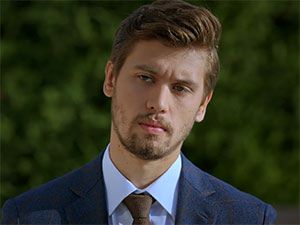 Mayıs Kraliçesi - Serhan Onat - Bora Aytekin Kimdir?