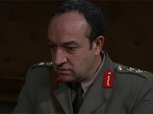 Mehmetçik Kutulamare - Şener Savaş - Barrett Kimdir?