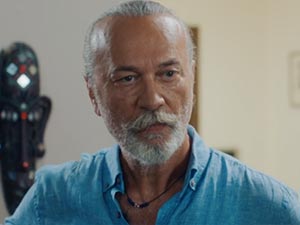 Meleklerin Aşkı - Levent Özdilek - Ekrem Saymaz Kimdir?