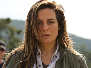 Savaşçı - Lesli Karavil - Leyla Kimdir?