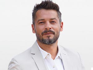 Sen Çal Kapımı - Anıl İlter - Engin Sezgin Kimdir?