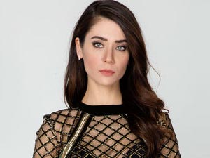 Seni Kimler Aldı - Fulya Zenginer - Zehra Yılmaz Kimdir?