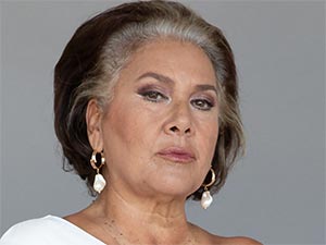 Şeref Sözü - Hülya Darcan - Emsal Adabeyli Kimdir?