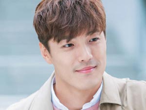 Sev Beni - Lee Jae-Yoon - Jung Jae-Yi Kimdir?