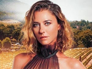 Sevgili Geçmiş - Ece Uslu - Cahide Esen Karalar Kimdir?