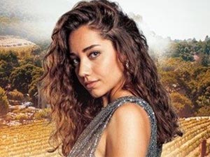 Sevgili Geçmiş - Özge Özacar - Azra Yılmaz Kimdir?