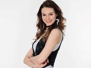 Seviyor Sevmiyor - Gonca Sarıyıldız - İrem Gündoğan Kimdir?