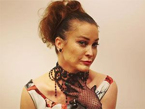 Seviyor Sevmiyor - İpek Tenolcay - Asena Kimdir?